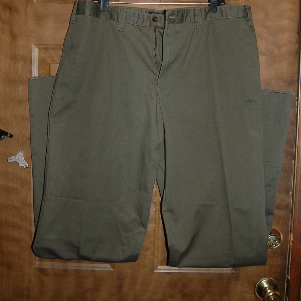 Eddie Bauer Relaxed fit Chinos, unhemmed